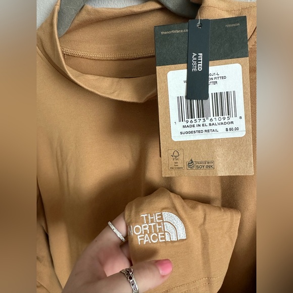 NWT! The North Face L/S Evolution Fitted Mock Neck-Size L (Almondbutter) - Picture 5 of 5